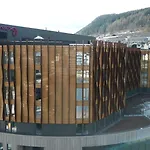 Hotel Moxy 4*
