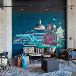 Moxy 4*