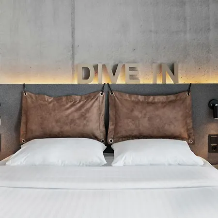 Hotel Moxy 4*