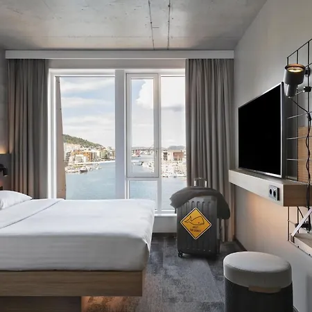 Hotel Moxy 4*