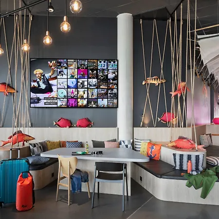 Moxy ホテル 4*
